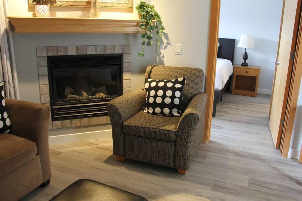Rocky Mountain View Apartment Canmore